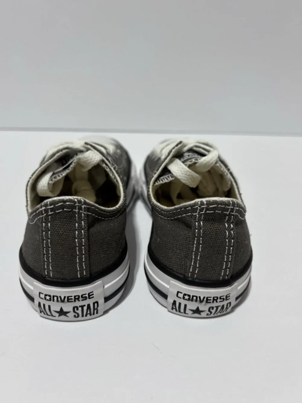 Converse Kids’ Chuck Taylor All Star Lo Top Sneakers, Girls’ Size 12.5 M